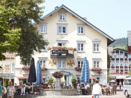 照片: https://www.facebook.com/hotel.adler